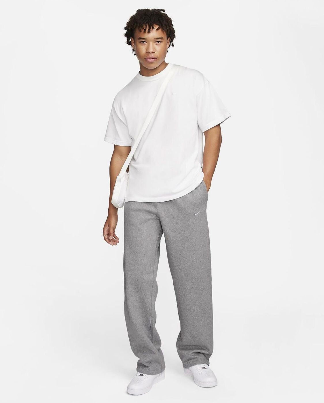 Nike mirror straight Leg sweatpant ( men and women )