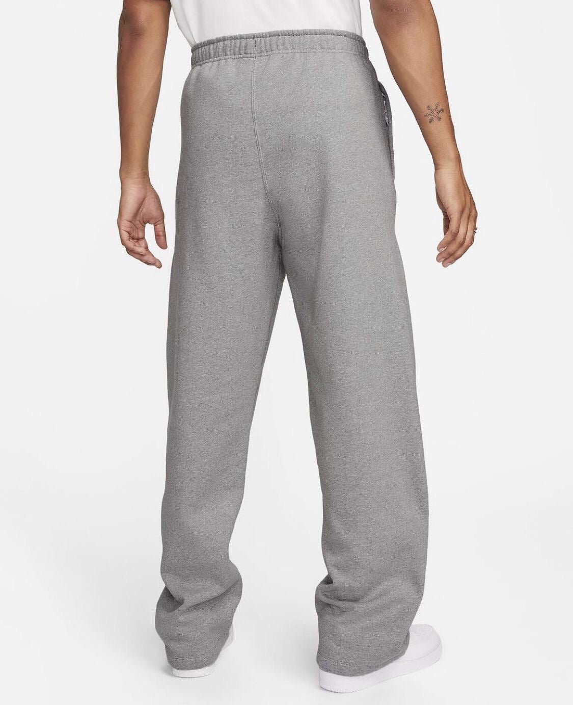 Nike mirror straight Leg sweatpant ( men and women )