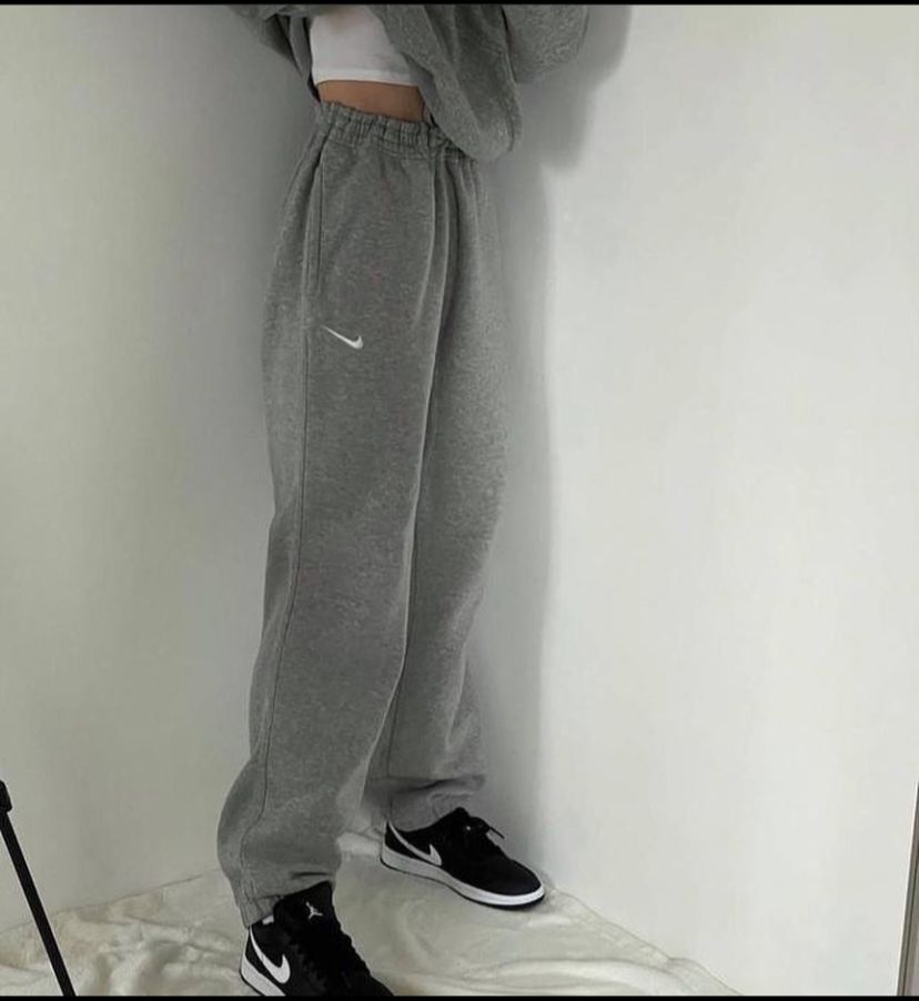 Nike Mirror Regular Fit Sweatpants (Men And Women)