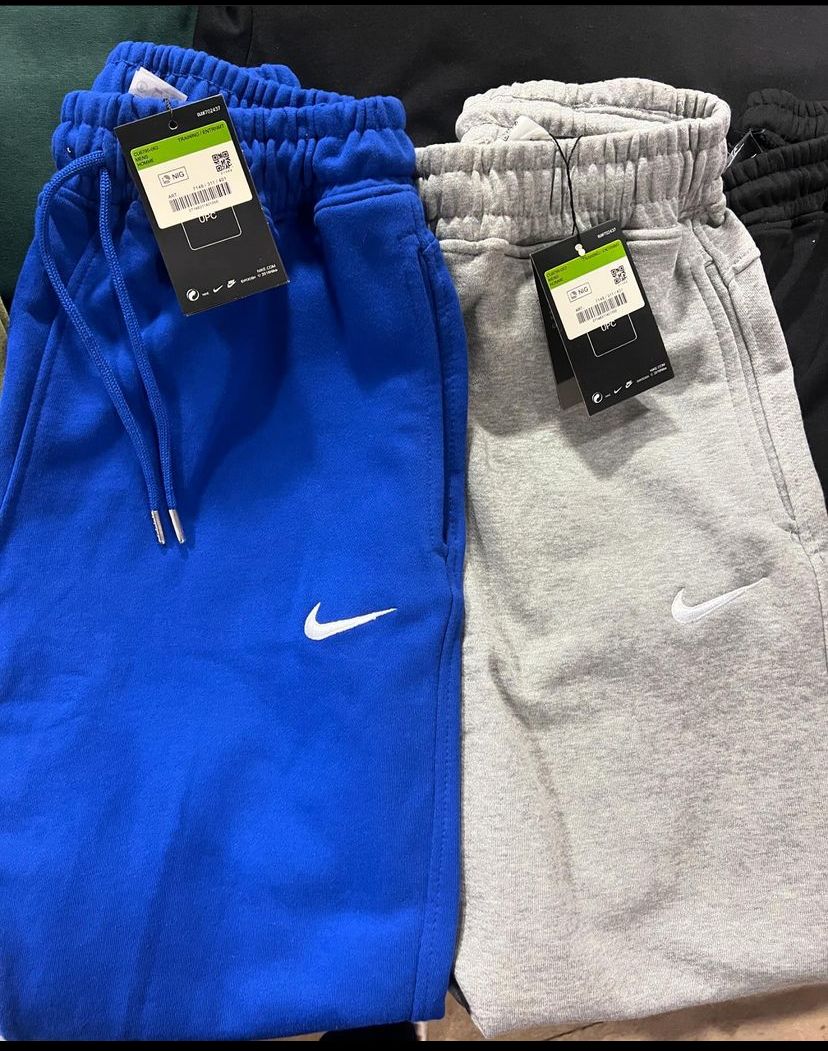 Nike Mirror Regular Fit Sweatpants (Men And Women)