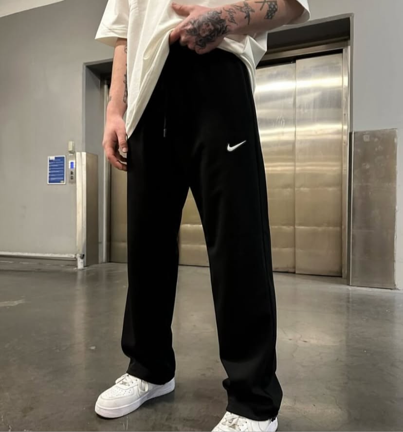 Nike mirror straight Leg sweatpant ( men and women )