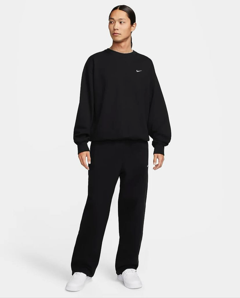 Nike mirror straight Leg sweatpant ( men and women )